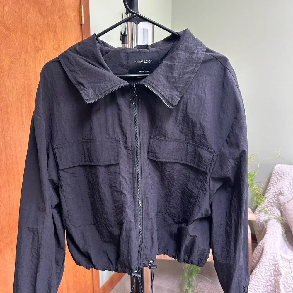 Black Cropped Jacket - Picture 4 of 4